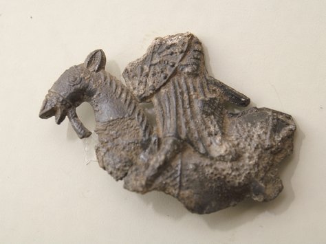 Pilgerabzeichen, Hl. Mauritius zu Pferde, 14./15. Jh., Blei