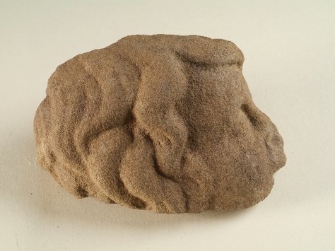 Reliefschmuck, Knabenkopf