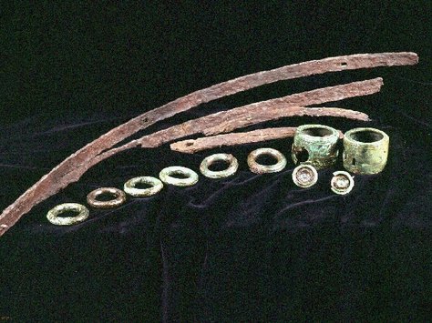 Wagenteile und Radnarbenkappen